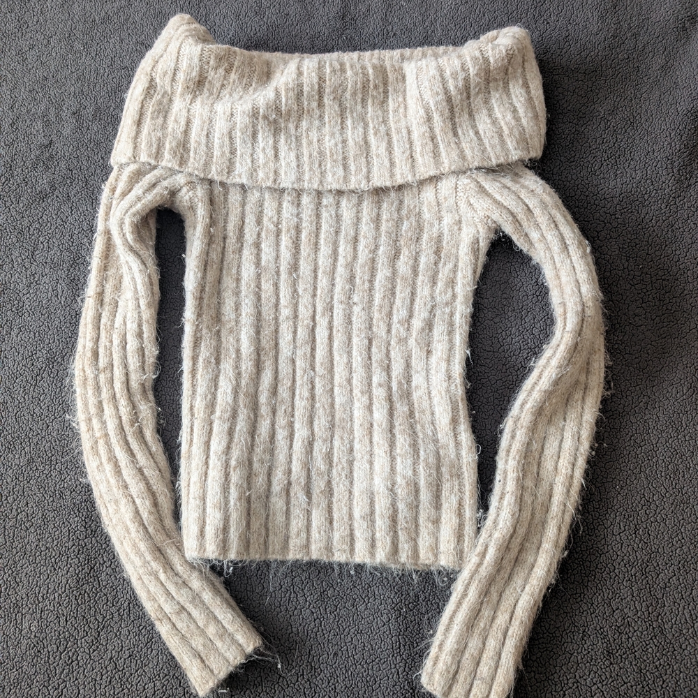 Abercrombie & Fitch Cream Off-Shoulder Sweater